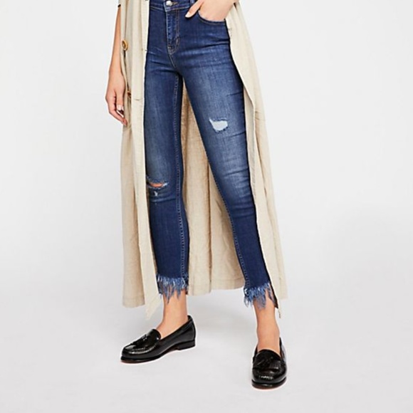 Free People Denim - ✨NEW✨ Free People Blue Denim Frayed Skinny Jeans